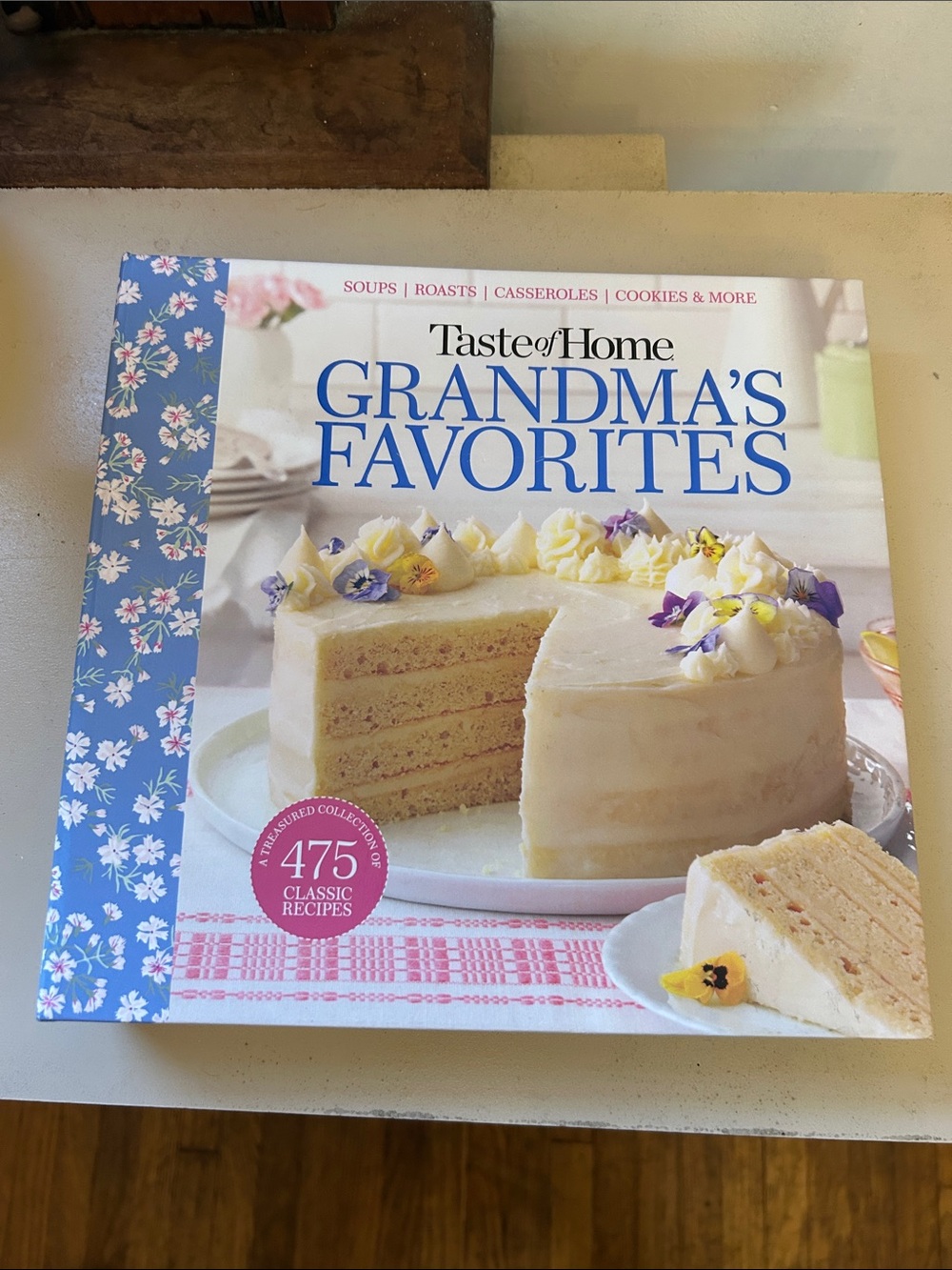 Taste of Home Grandma's Favorites Cookbook - Blue & White Floral Accent EUC